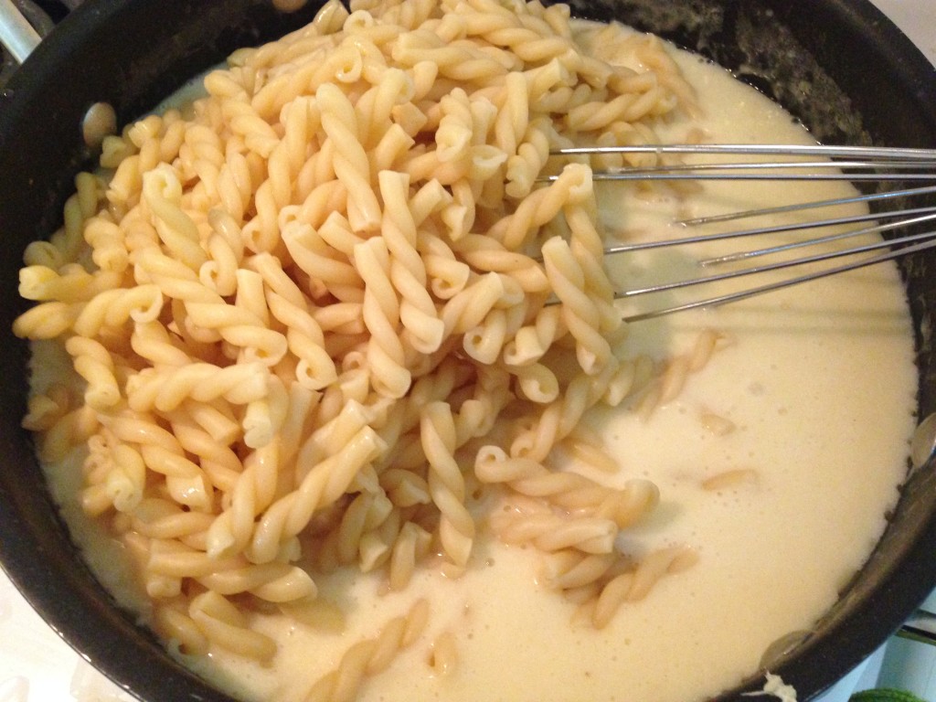 Well Dined | French Onion Mac and Cheese
